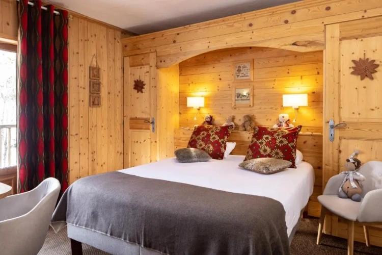 Standard Triple room
