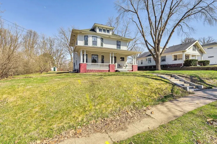 Dog-friendly Atlantic Farmhouse w/ Spacious Yard!
