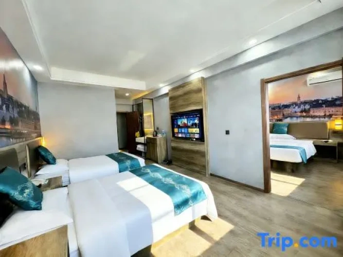 Deluxe Suite