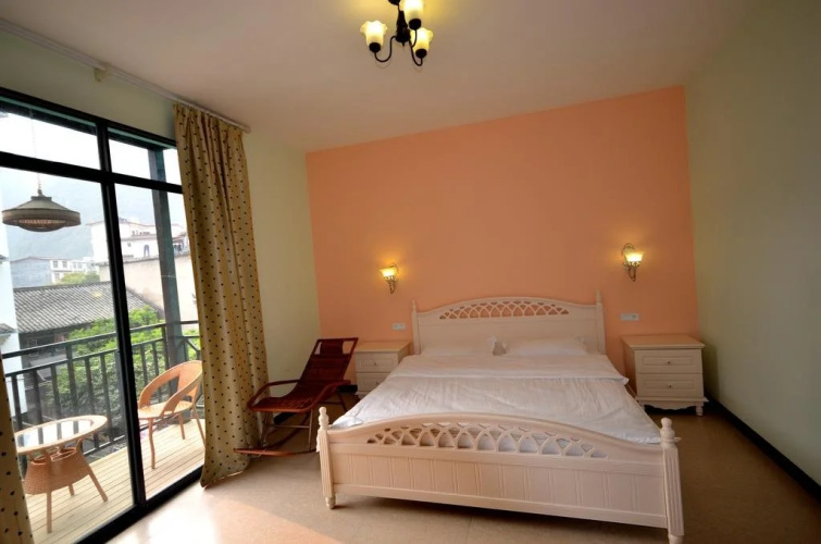 Shanshan gap Year Hotel