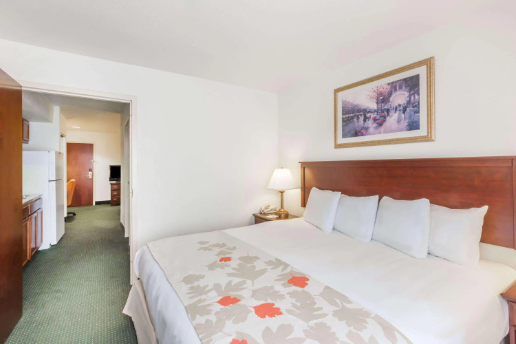 Clarion Pointe Charleston - West Ashley photo 7