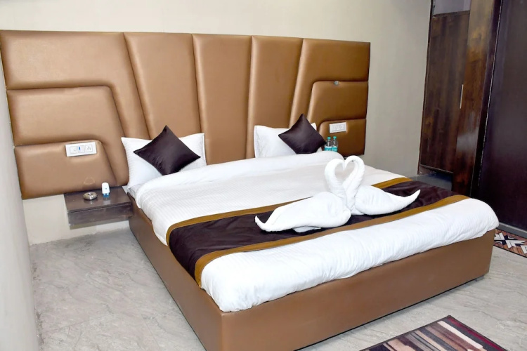 Hotel Aalishan Garden