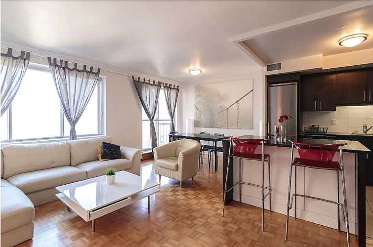 Pristine 2BR with gym in Posh Downtown