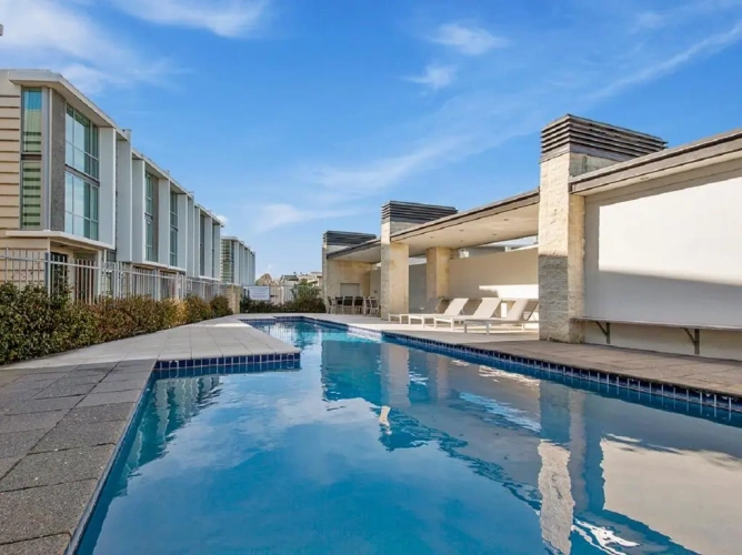 2 Bedrooms Apartment