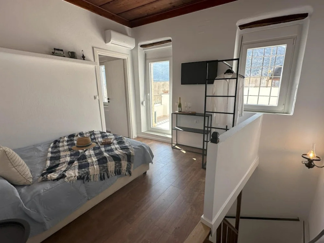 Astra House Braxasi