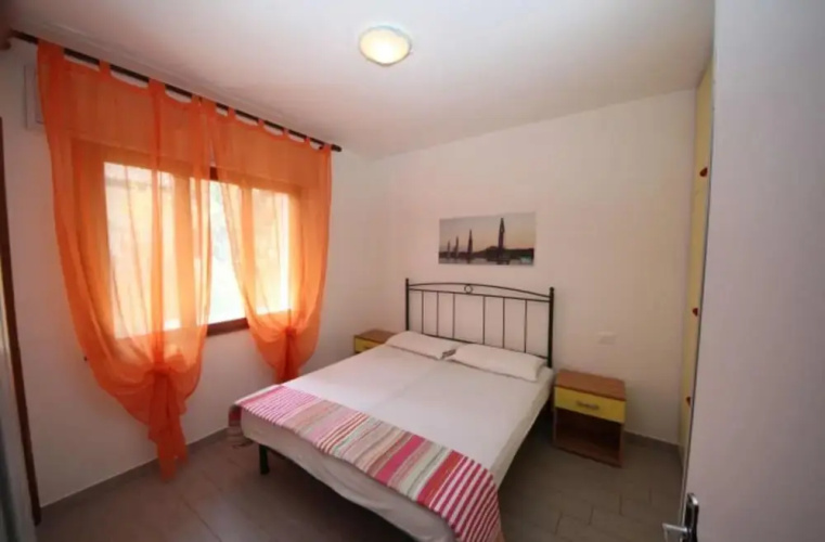Charming Apartment With AC, Garden and Parking