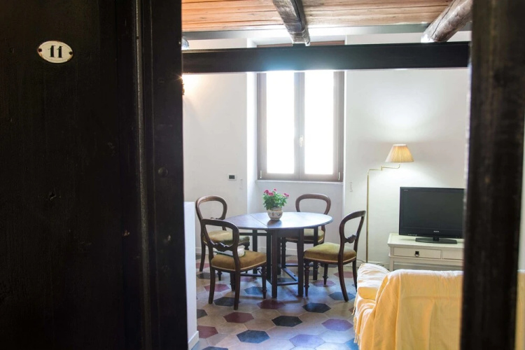 Sunny Apartment Navona Sq