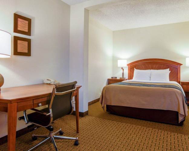 Quality Inn Ada near University