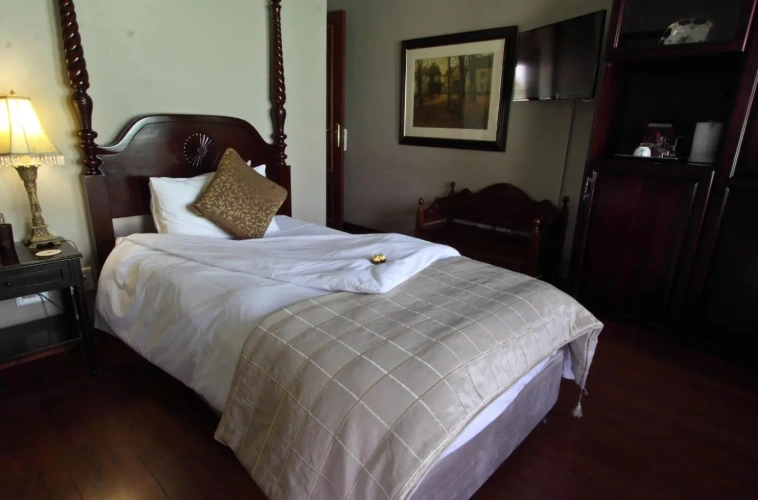 Standard Twin room with balcony