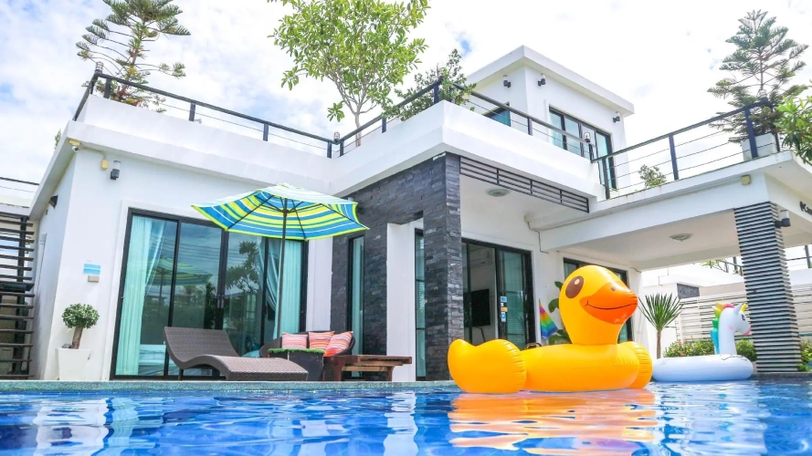 4 Bedrooms Villa