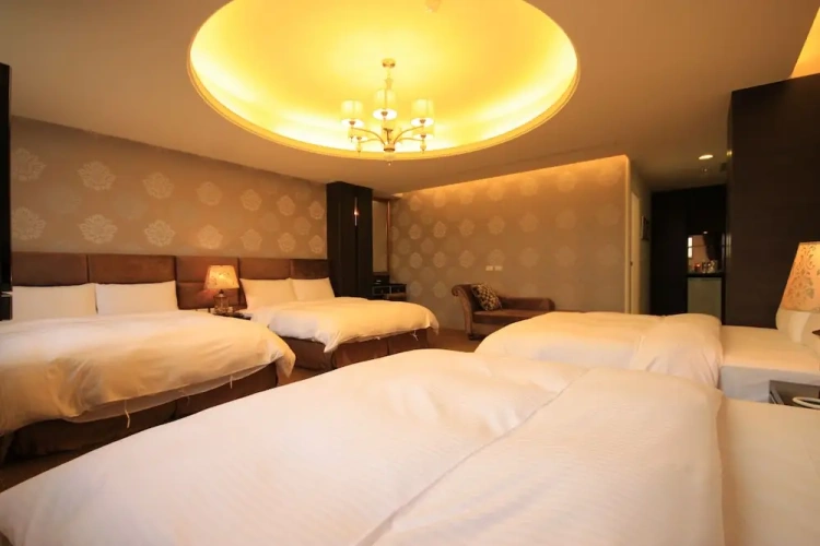 Deluxe Suite