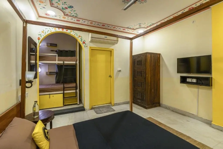 Deluxe Quadruple room