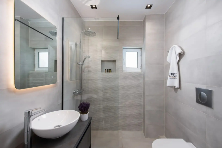 Glyfada Luxury Suite