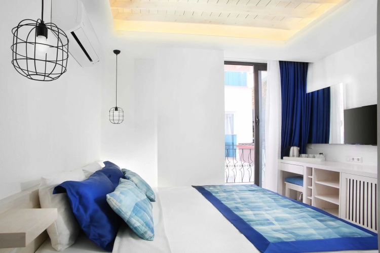 Nur Beach Hotel