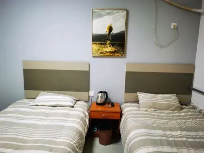 Hebi Yifeng Hotel