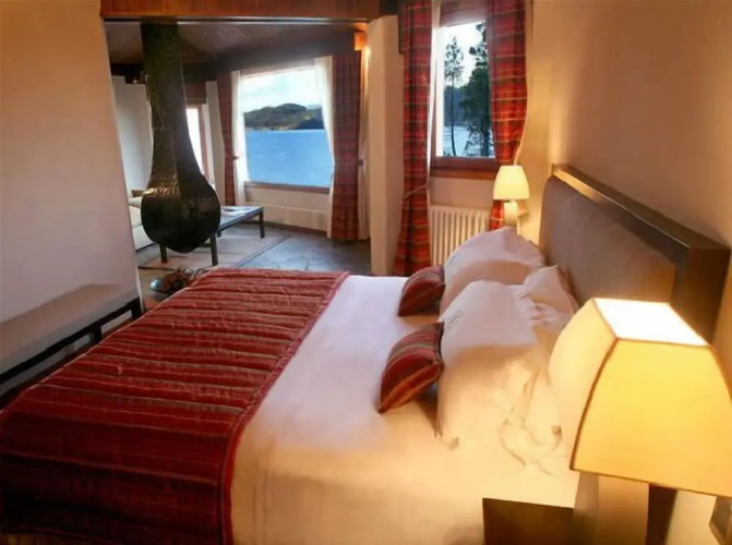 La Sirenuse Lake Suites