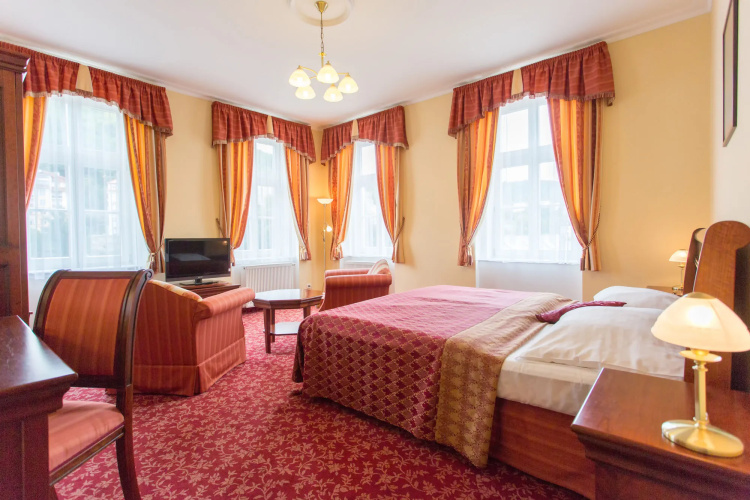 Ontario Hotel Garni