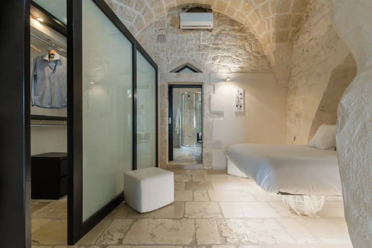 House 112 by Wonderful Italy