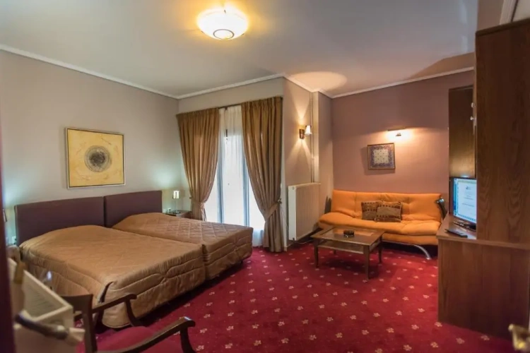 Standard Triple room