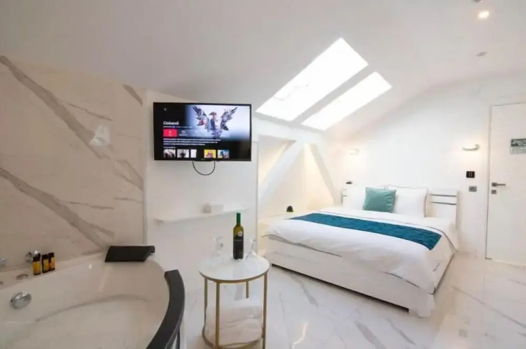 Lumiere Luxe Suites