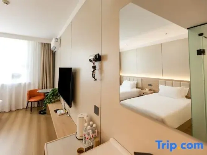 Premier Twin room
