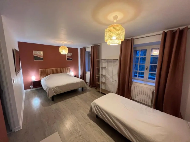 Standard Triple room