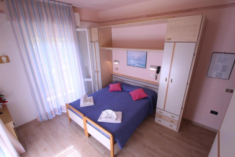 Standard Triple room with balcony