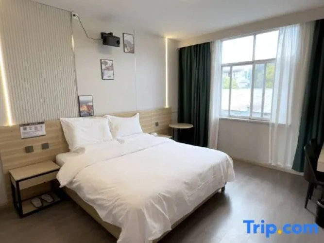 Bed in Dorm (male dorm)