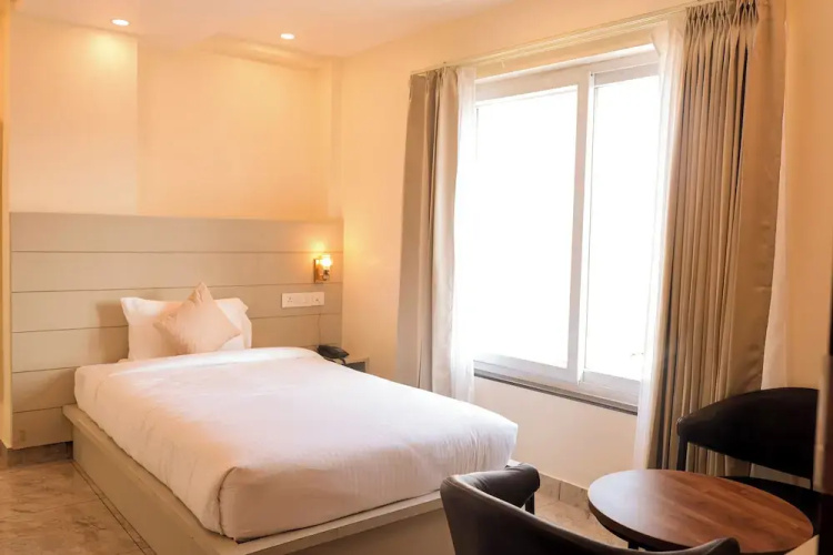 Green Hills Hotel