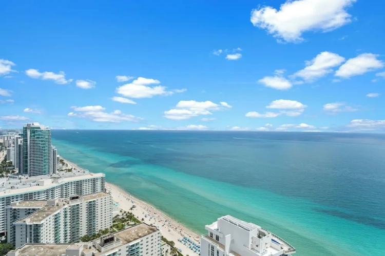 2 Bedrooms Apartment with balcony and with city view