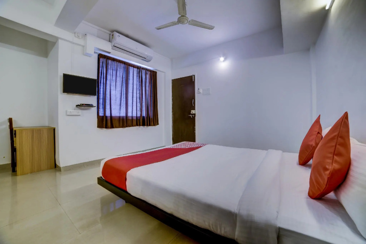 OYO Flagship 15538 Dange Chowk