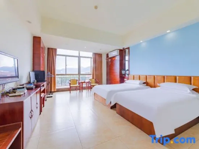 Standard Twin room with view