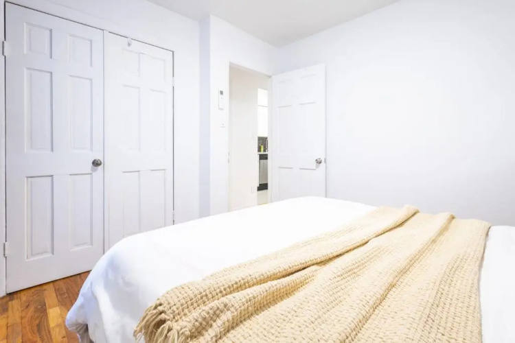 26-1c New 1BR Gramercy W D Shared Outdoor