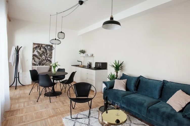 Deluxe Apartment