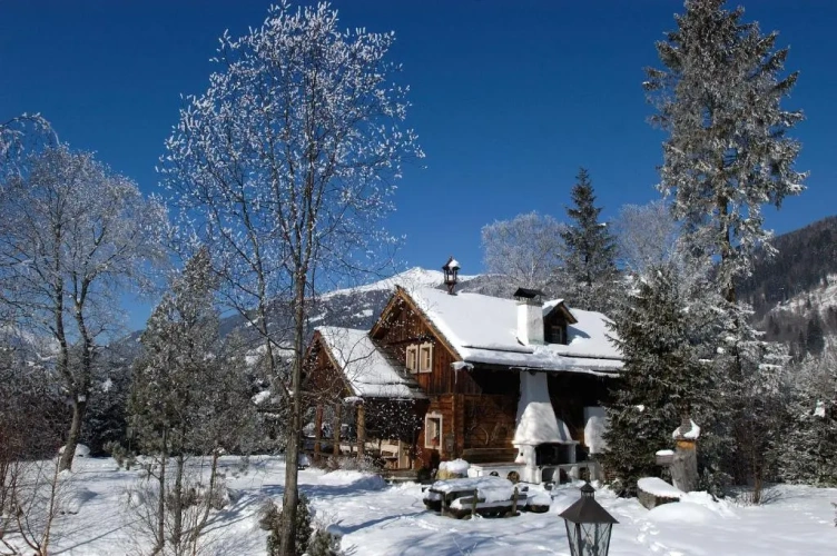 2 Bedrooms Chalet