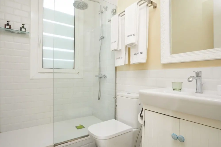 Standard Twin room with balcony