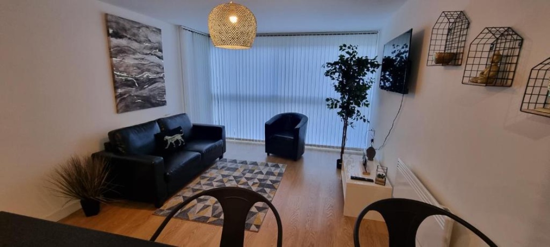 2 Bedrooms Apartment