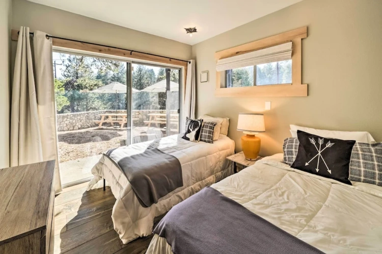 5 Bedrooms Cottage with balcony