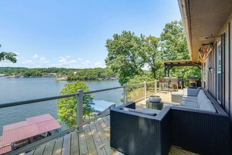 3 Bedrooms Cottage with balcony