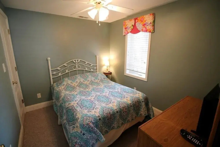 Delaware Avenue 16B