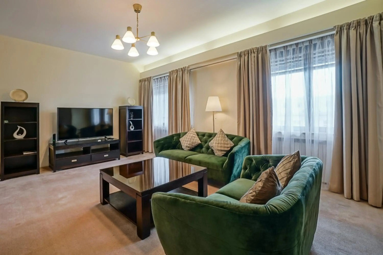 Lovely - 3 Bdr. Serviced Apartment In Old Town
