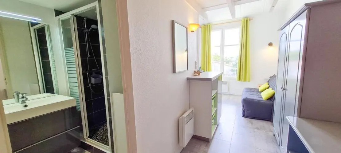 Appartement dans résidence avec piscine