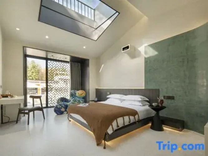 Standard Double room with view