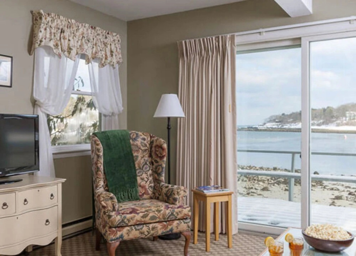 Dockside Guest Quarters & Restaurant