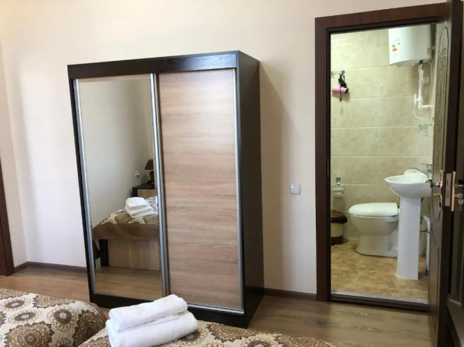 Saroy Guest house