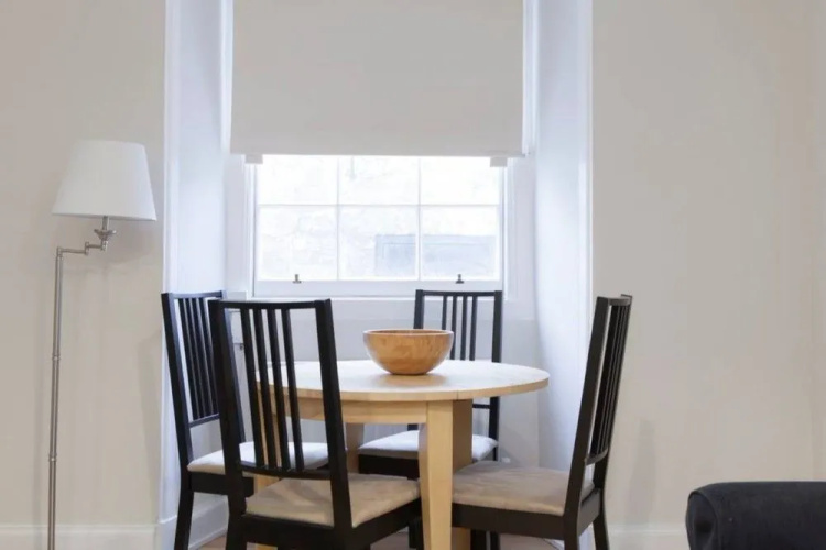 2 Bedroom Flat In West End