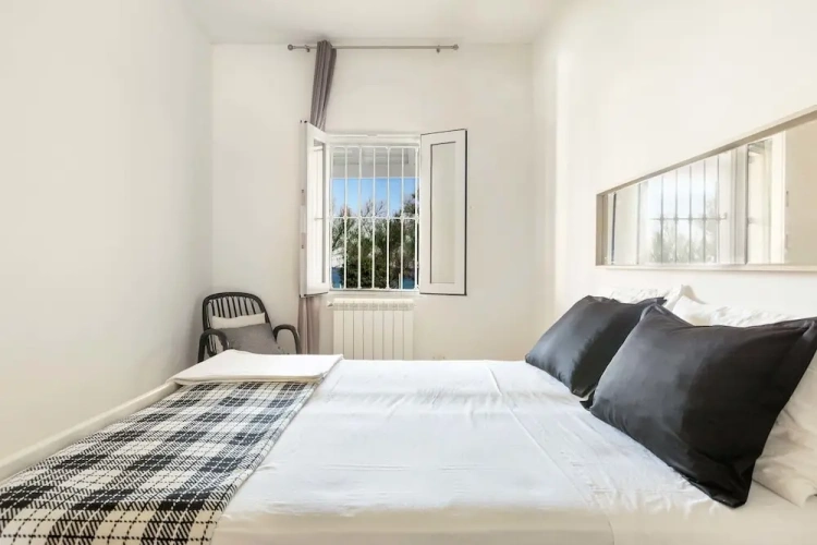 3 Bedrooms Cottage oceanfront