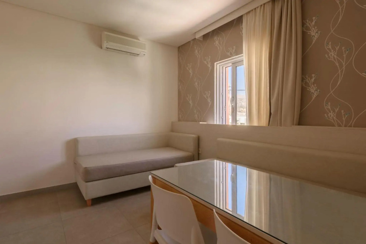 Poseidon Studios & Apartments