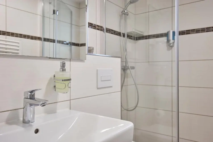 Economy Double Basement room