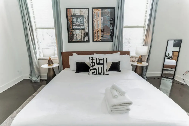 Modern Loft Near West End!